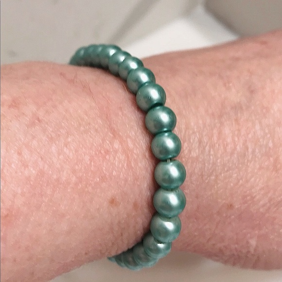 🆕🔥LIA SOPHIA SUPER CUTE TURQUOISE/LIGHT SEE BLUE BRACELET!!MAKE AN OUTFIT POP - Picture 4 of 7